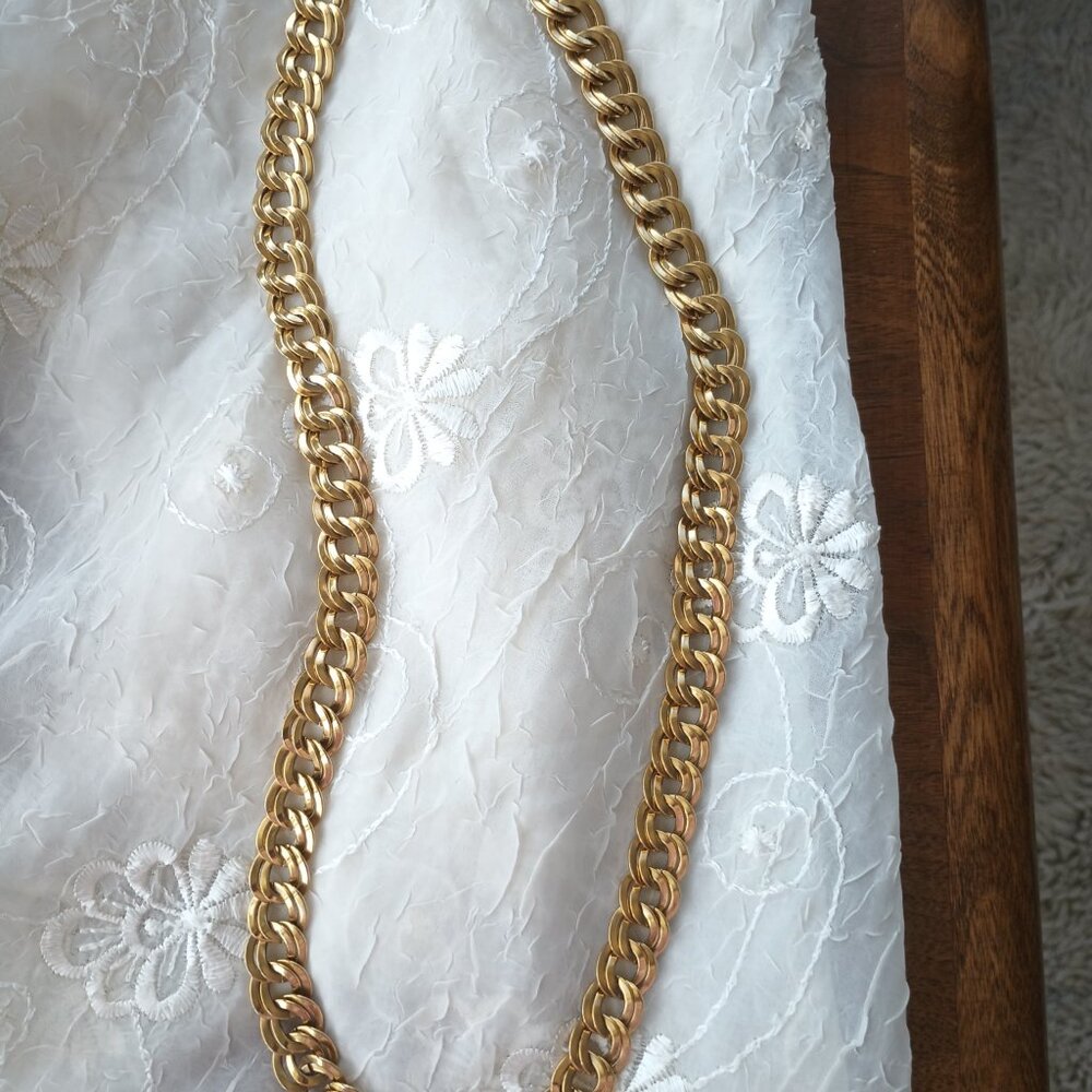 Vintage Signed MONET Gold Tone Double Curved Link Chunky Necklace-32" Very Long - Picture 4 of 7